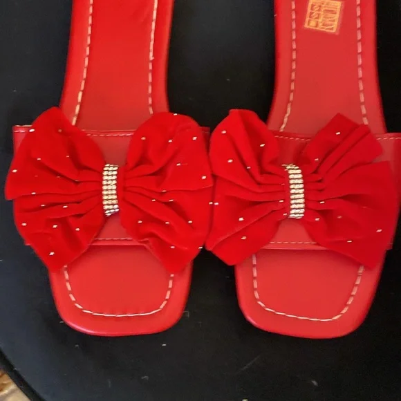 Flash sale final price accepted 💎 NWOT Red bow sandals - Picture 2 of 6